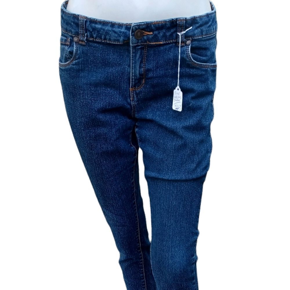 521713.....Arizona Skinny Jeans Junior Size 16 1/2 Plus, W30" 27"Inseam 8"Rise
